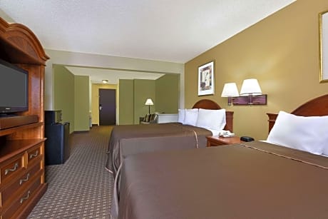 2 Queen Beds Smoking Suite With Free