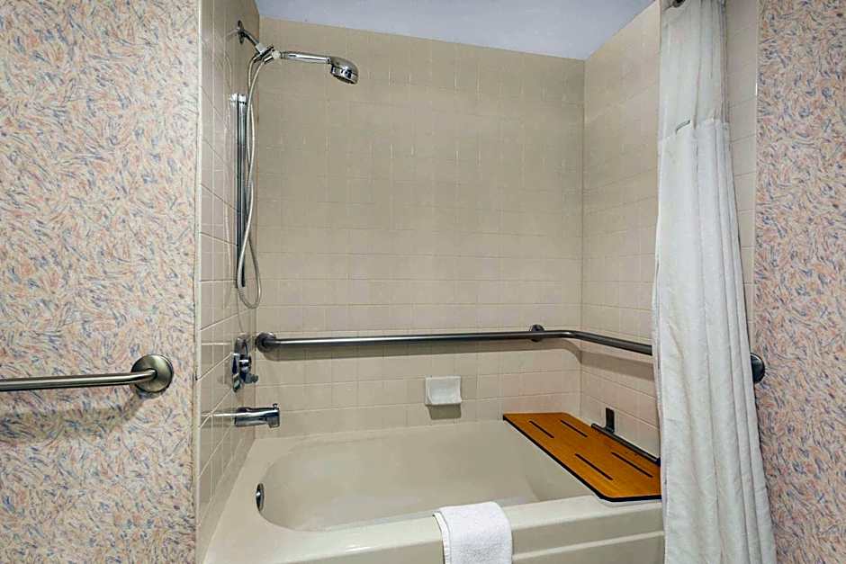 Ramada by Wyndham Kent Seattle Area