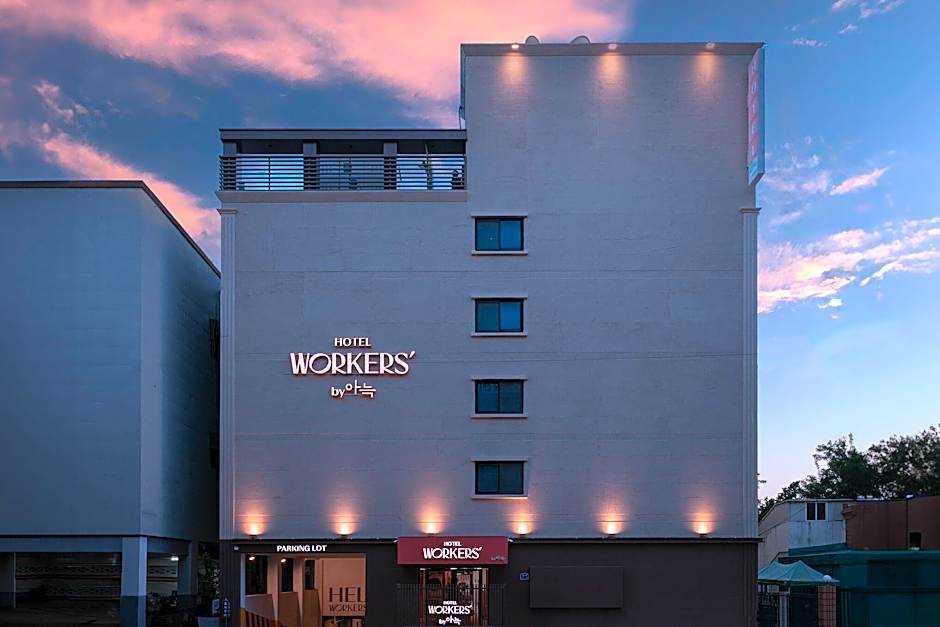 Workers Hotel Ansan by Aank
