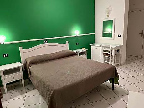 Classic Single Room with Shower