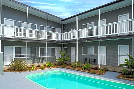 Pacific Motel 10