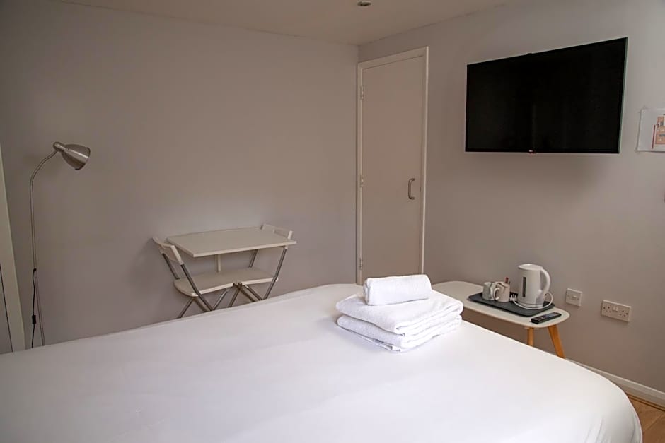 Royal Hotel, Bar & Grill