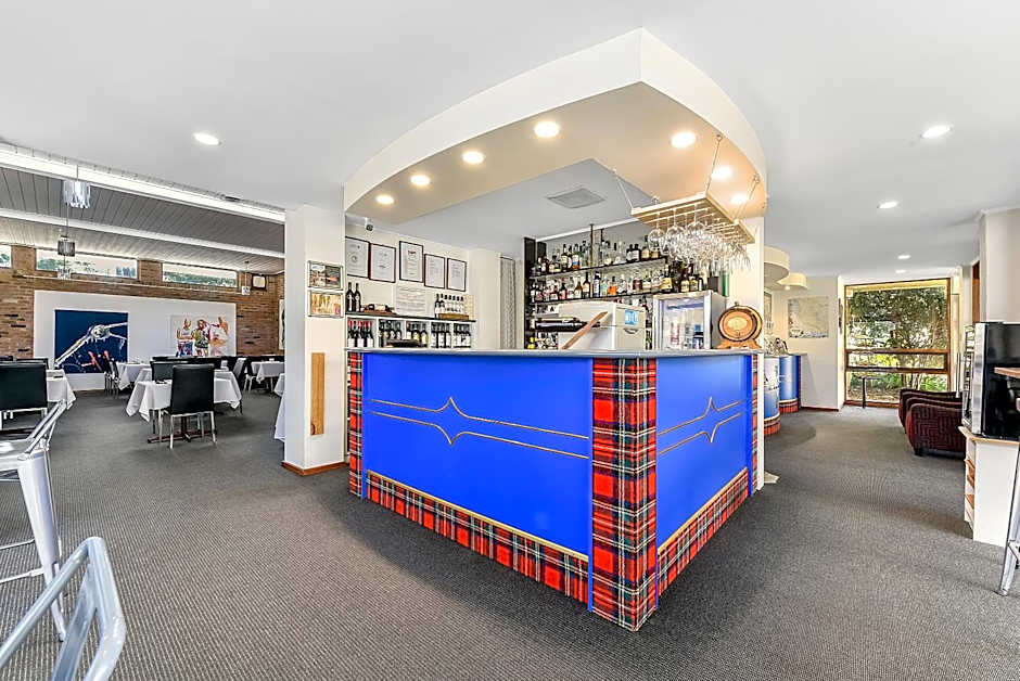 William Macintosh Motor Lodge