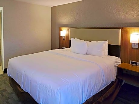 Standard King Room - Non-Smoking