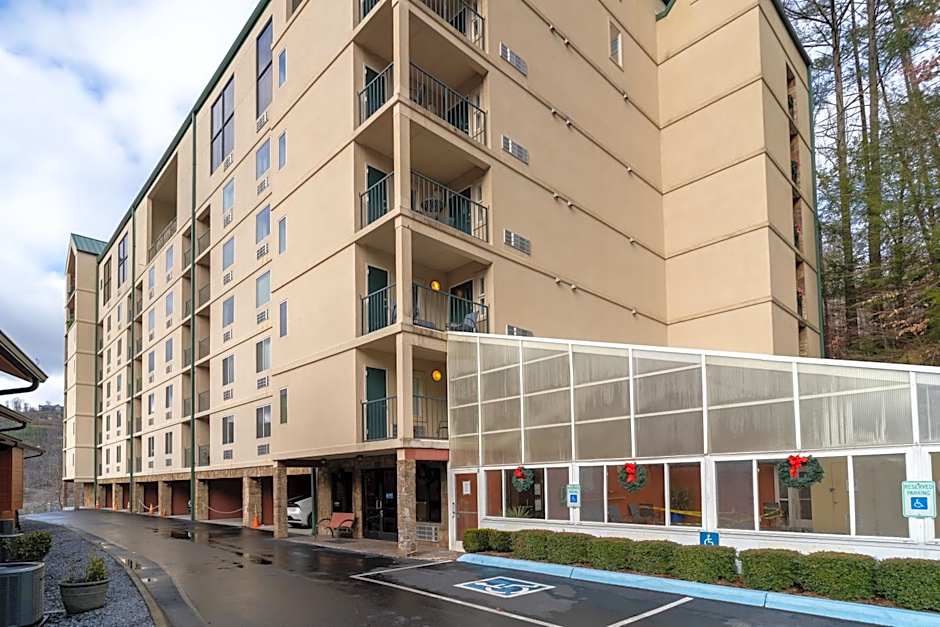 Condo in Gatlinburg very peaceful - 10 min Walk to Main Strip