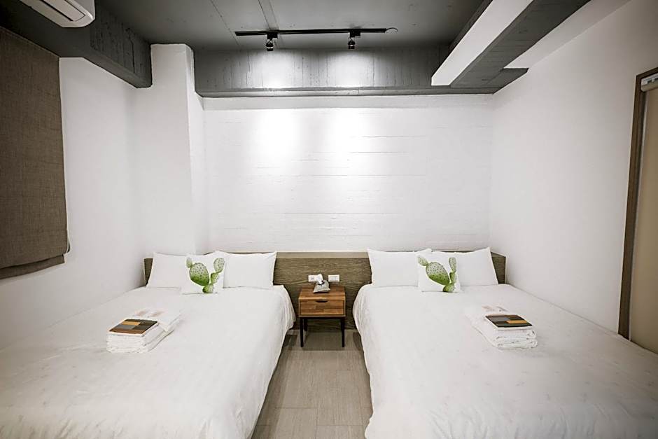 Tiin Tinn - Rivershore B&B