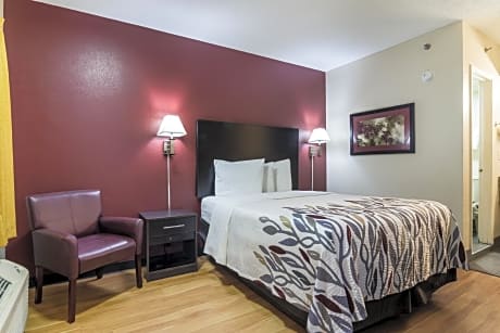 Deluxe Queen Room with One Queen Bed - Disability Access/Non-Smoking