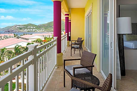 Suite, 1 Bedroom, Balcony, Resort View (1 King Bed)