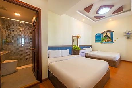 Quadruple Room with Terrace