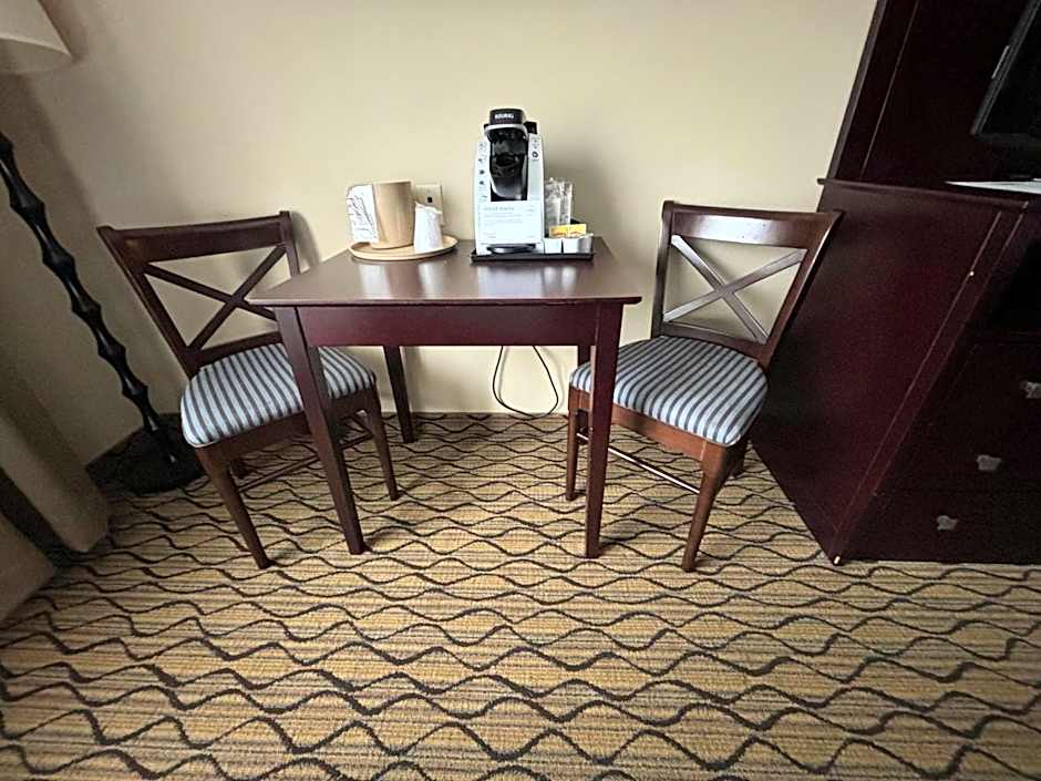 Holiday Inn Express & Suites Belle Vernon By IHG