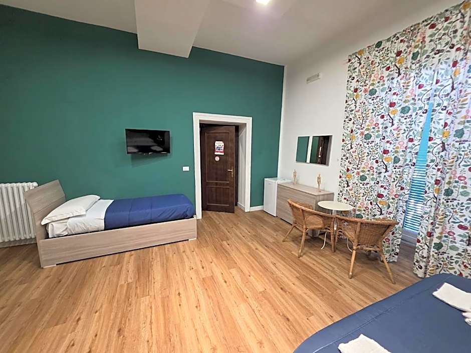 Vanzi Rooms