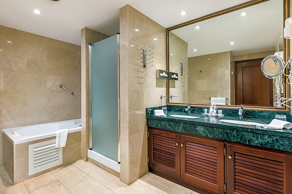 Photo 1 of 8 of Executive Suite, City View