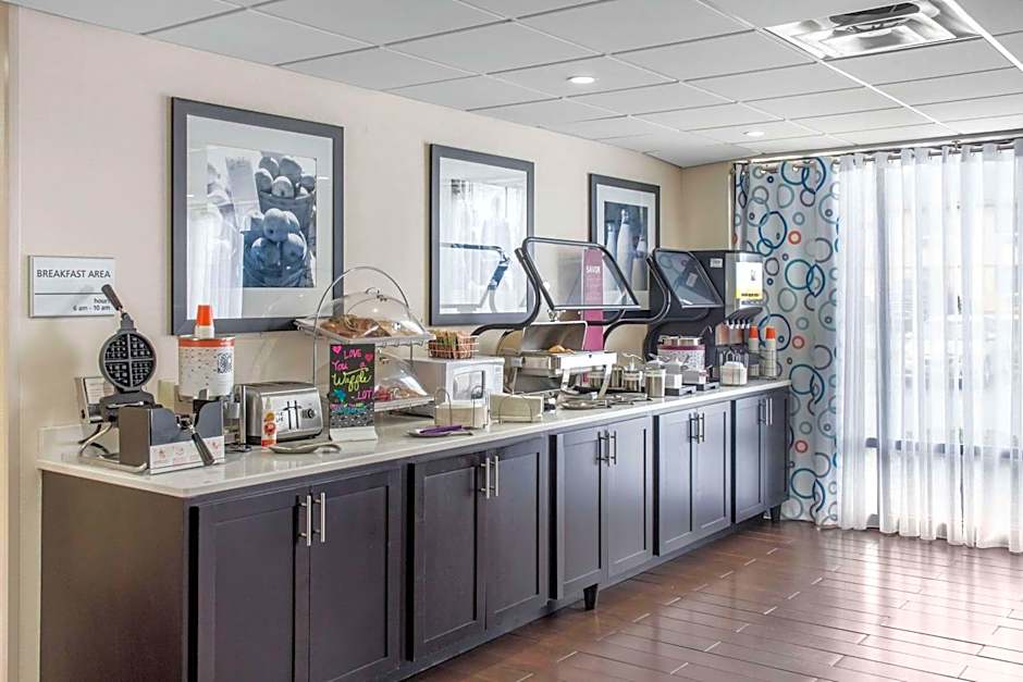 Hampton Inn By Hilton Douglas