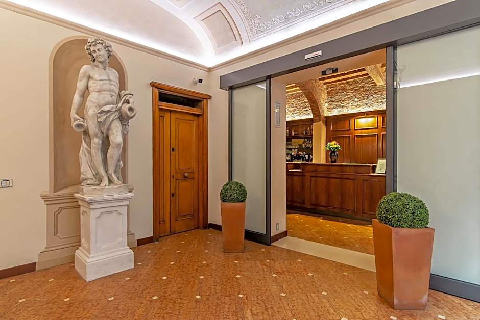 Porta Faenza Hotel