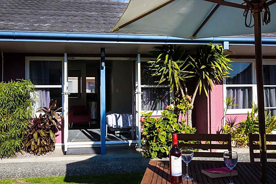 ASURE Colonial Lodge Motel