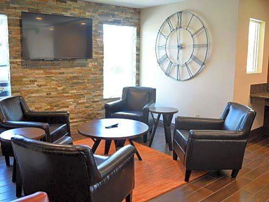 Red Roof Inn & Suites Sacramento North