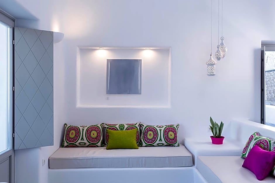 Skyfall Suites - Adults Only