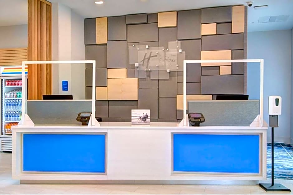 Holiday Inn Express & Suites Charlotte Southwest, an IHG Hotel