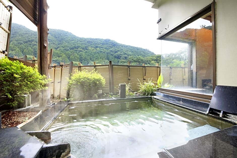 MICASA (Minakami Hot Spring Ryokan)