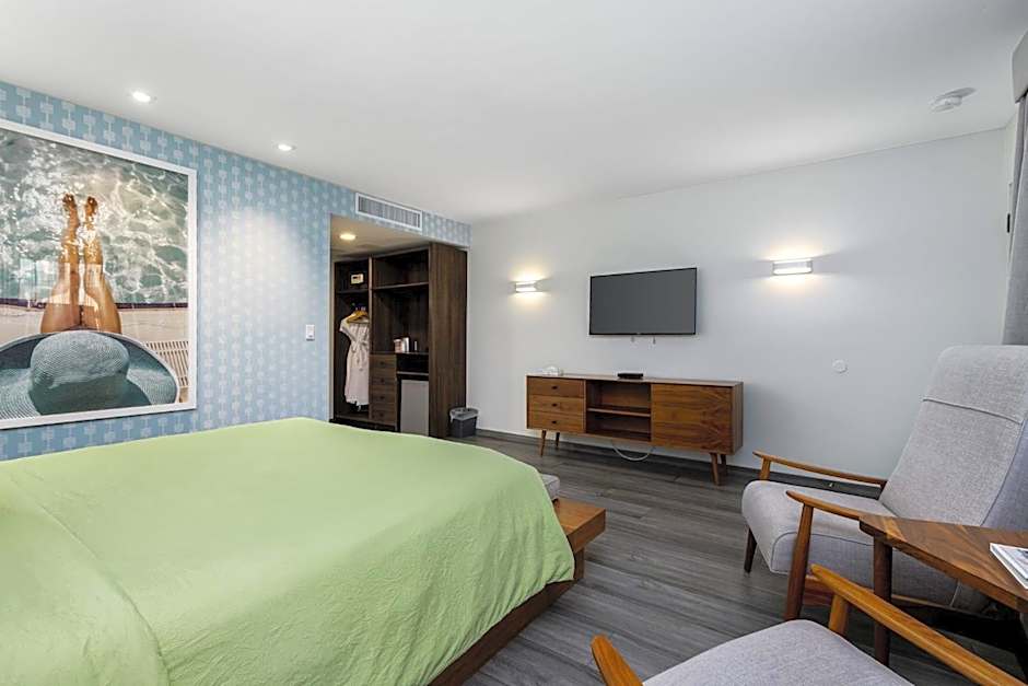 Skylark Hotel