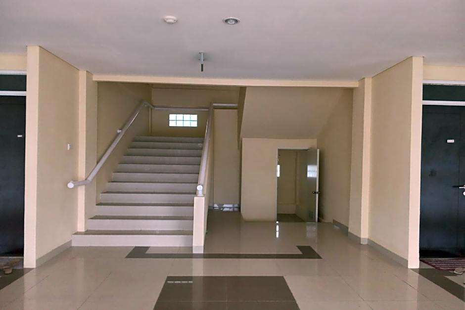 OYO Life 93399 Kos Batulayar