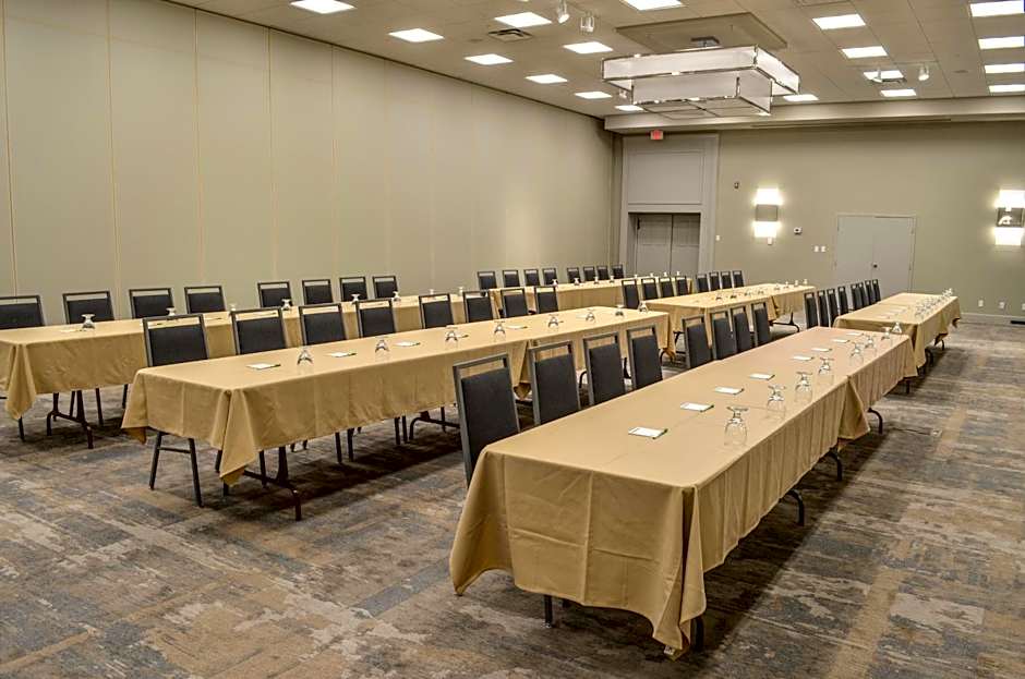 Holiday Inn Fargo By IHG