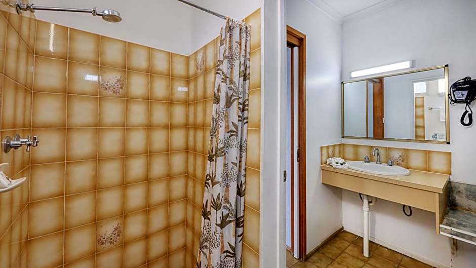 Moonraker Motor Inn