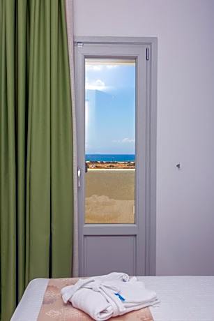 Yellow Moon Villa with Private Pool and Sea View