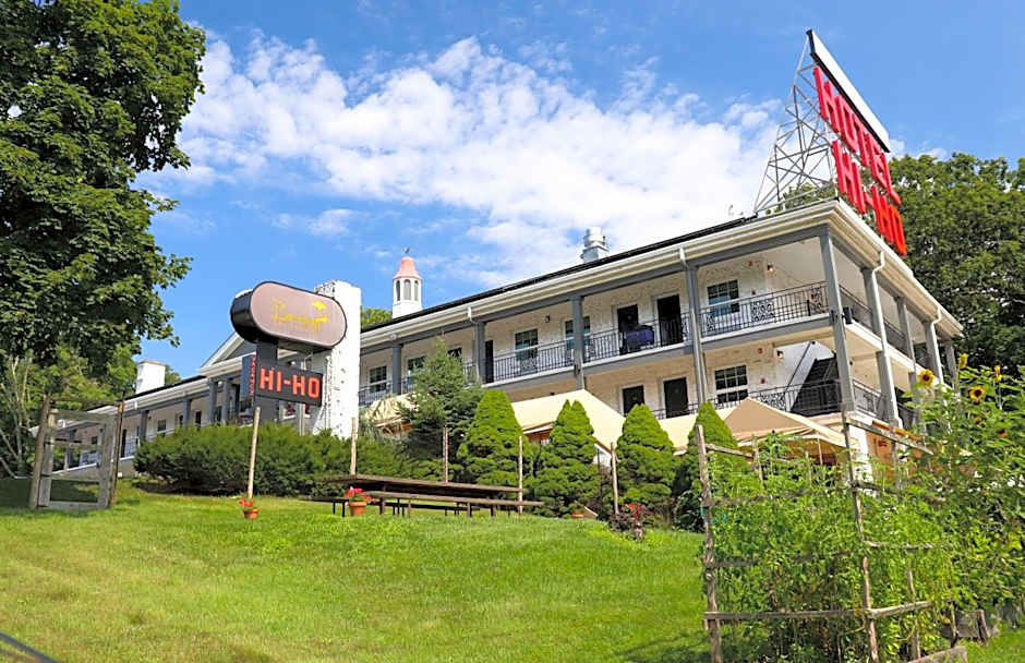 Hi-Ho: A Hi-Tech Hotel