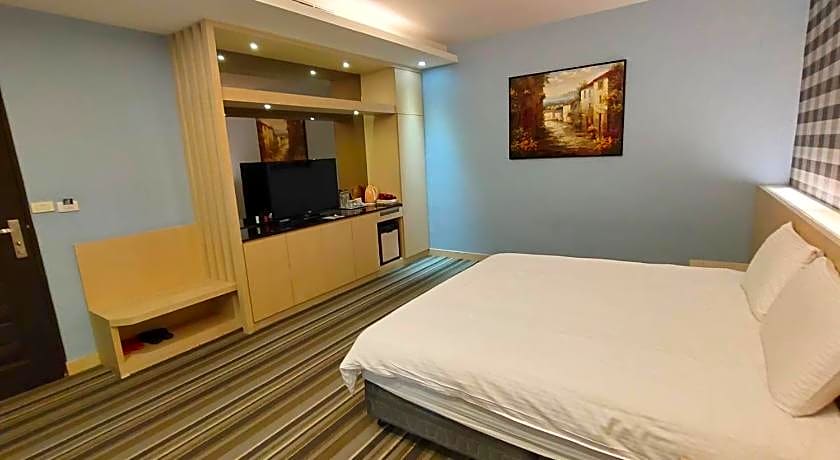 晶緻麗景-花蓮火車站正對面 附近有大型收費停車場