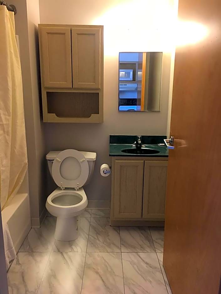 All Suites Inn Budget Host
