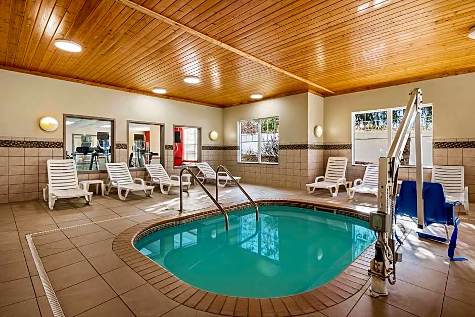 Country Inn & Suites by Radisson, Red Wing, MN