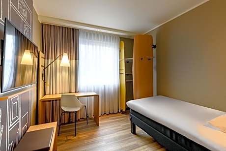 Standard Room with 1 Single Bed