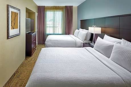 1 King 2 Queen 2 Bdrm Suite