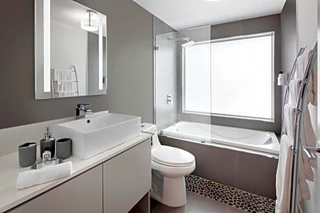 Large King Room - Non-Smoking