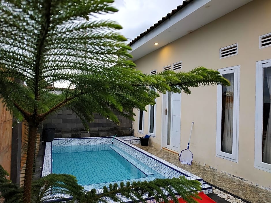 Puncak Pinus and Pool