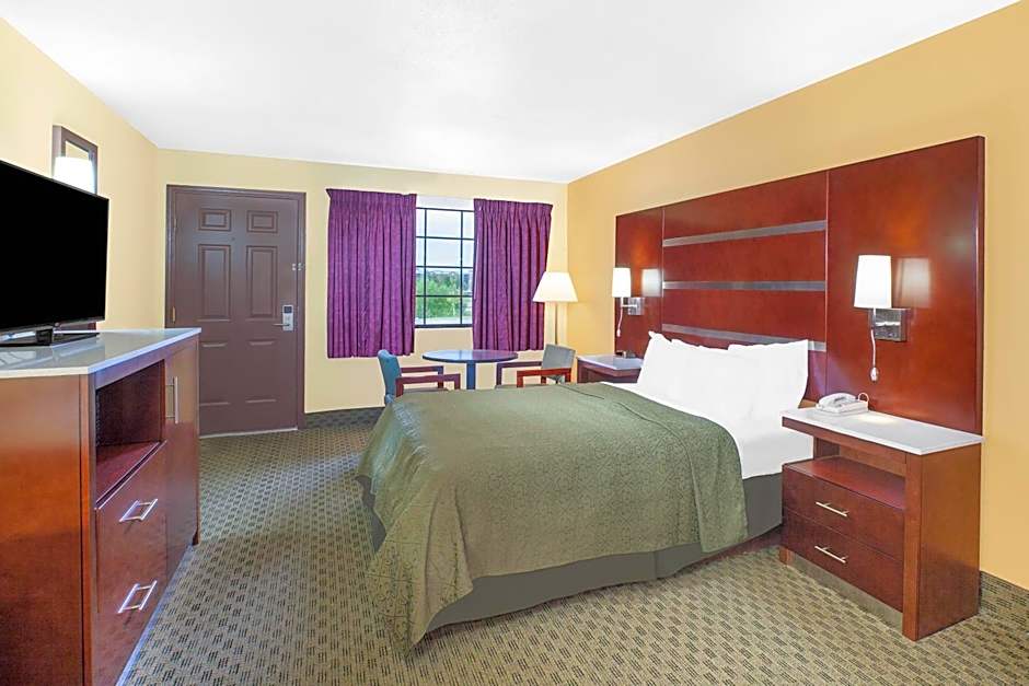Days Inn by Wyndham Fayetteville