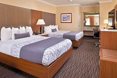 Queen Room with Two Queen Beds - Smoking