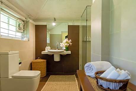 Bungalow Suite with a Free Beverage