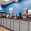 Econo Lodge Inn & Suites