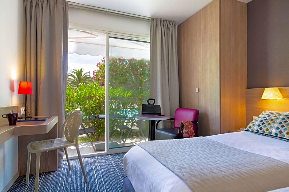 Photo 1 of 7 of Comfort 2 Twin Beds, Poolside, Terrace