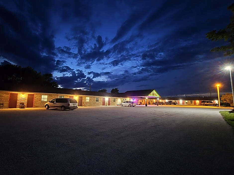OYO Sandman Inn