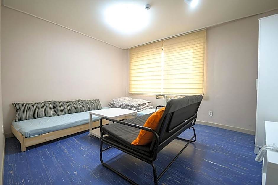 Bluehum Guesthouse