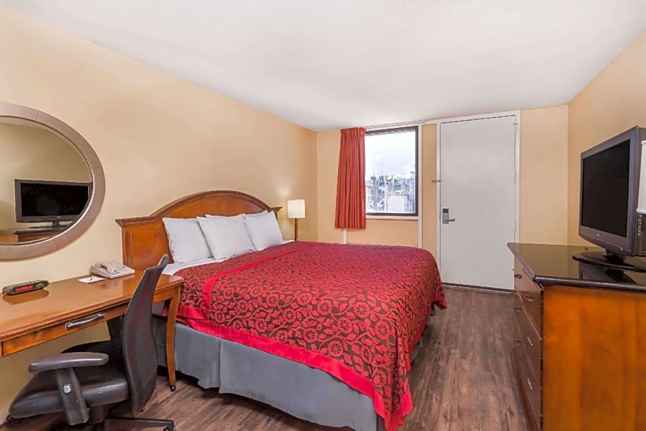 Days Inn by Wyndham College Park Airport Best Road