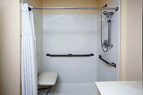 King Room with Bath Tub - Mobility Accessible/Non-Smoking