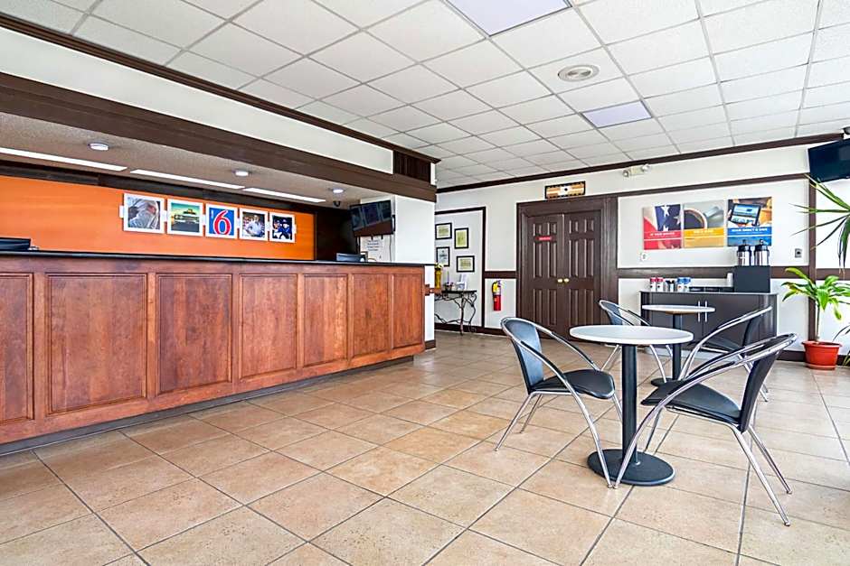 Motel 6-Conyers, GA