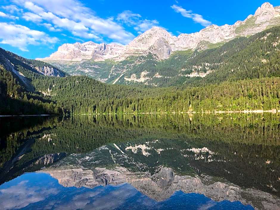 Chalet Tovel - Mountain Lake