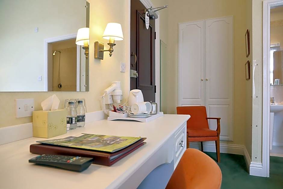 Saxonville Hotel