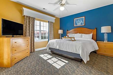 King Suite with Two King Beds and Sofa Bed - Non Smoking