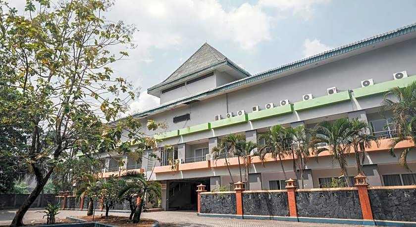 RedDoorz Plus near Pelabuhan Merak